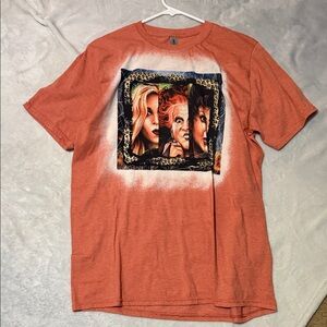 Gildan Orange Graphic Tee with Artistic Design